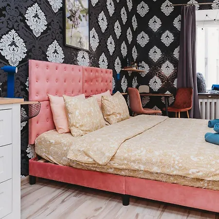 In Old Town, Cozy & Convenient - C Апартаменты *