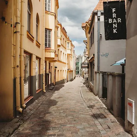 Apartment In Old Town, Cozy & Convenient - C