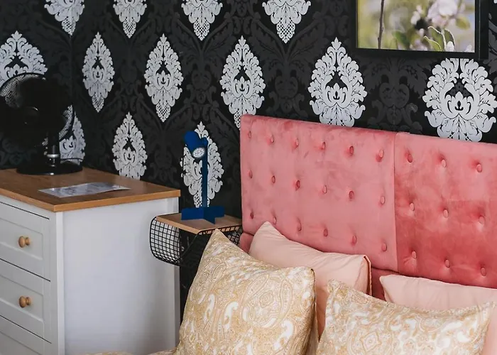 Апартаменты In Old Town, Cozy & Convenient - C *