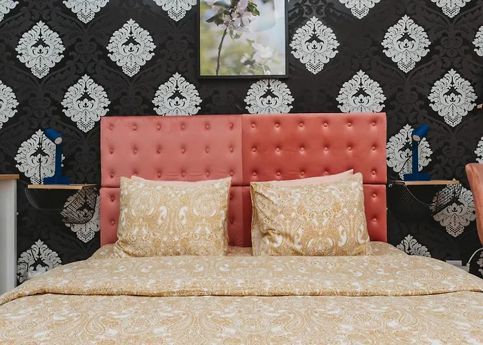 Апартаменты In Old Town, Cozy & Convenient - C *