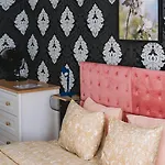 Apartment In Old Town, Cozy & Convenient - C *